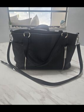Michael Kors Bedford Large Black Pebbled Leather Front Zip Tote Bag